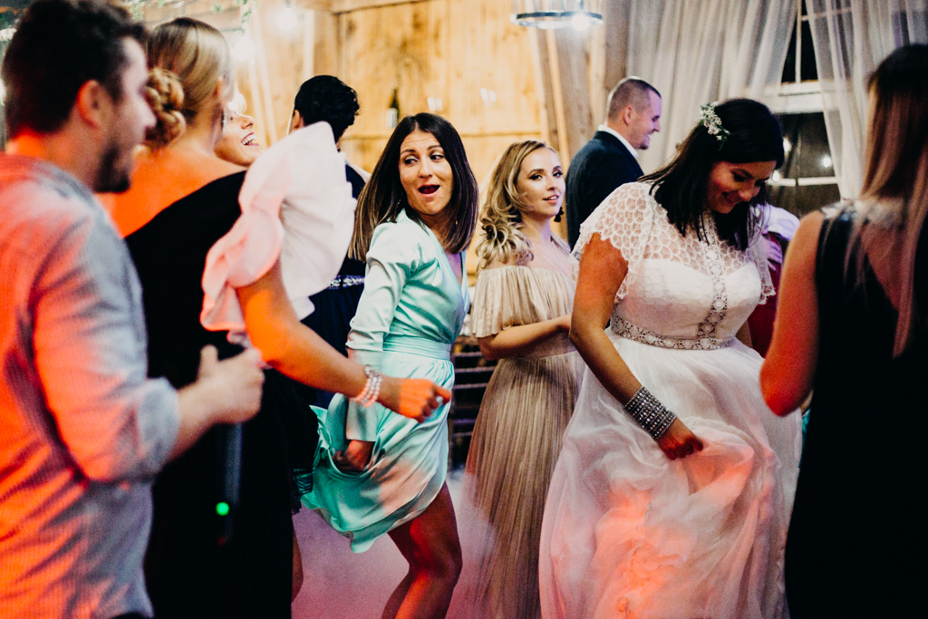Fotografie de nunta Bucuresti fotograf Dana Sacalov la The Greenspot Wedding Barn
