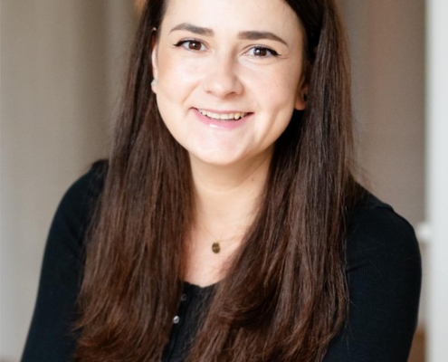 ZII_3141 crop Sedinta foto de portret lifestyle | Ședință foto business | Ședință foto de portret | Professional Headshots & Lifestyle Brand Session | Social media profile picture | Personal branding photo shooting ☎️ 0745 036 445