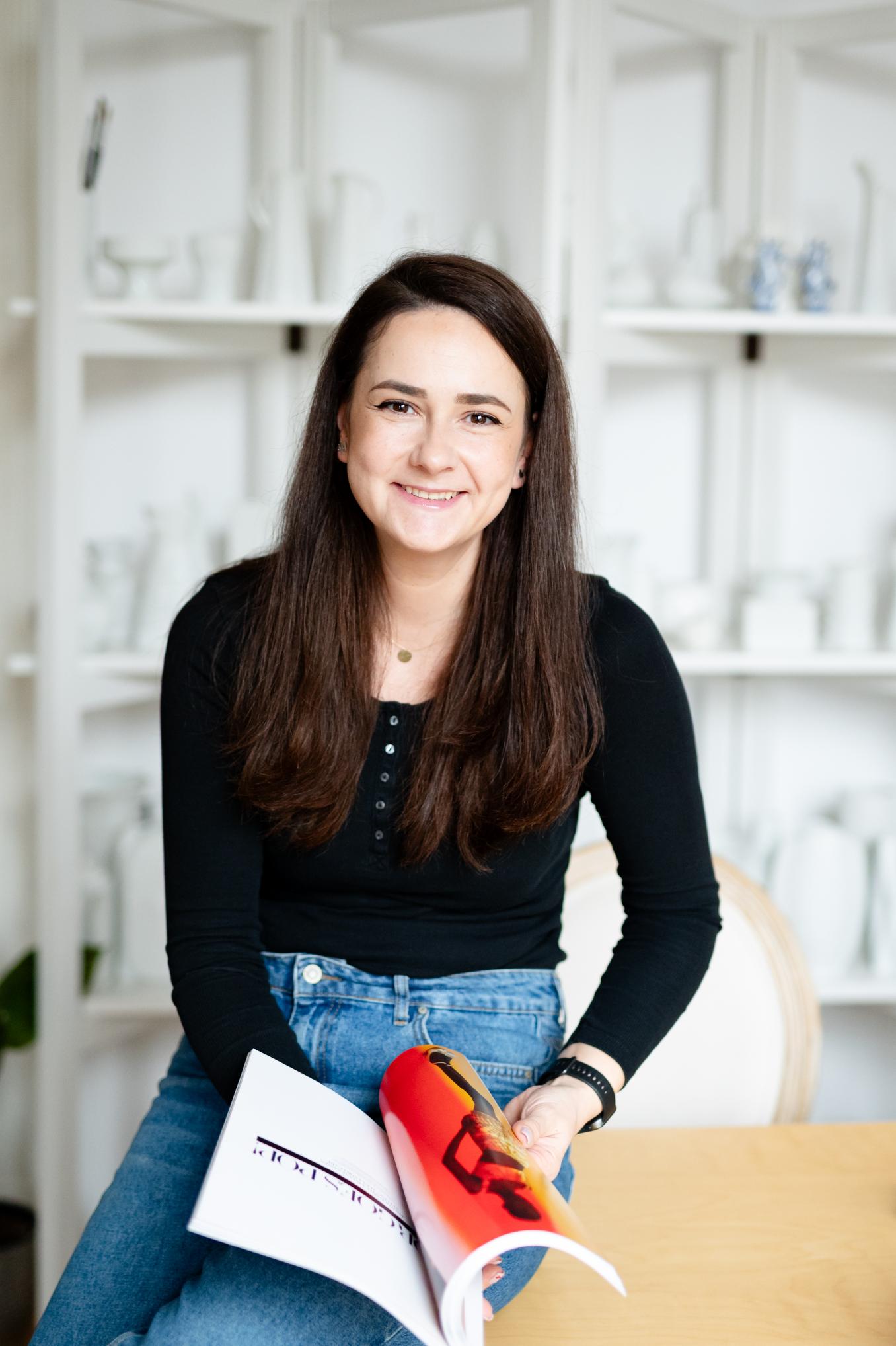 ZII_3156 Sedinta foto de portret lifestyle | Ședință foto business | Ședință foto de portret | Professional Headshots & Lifestyle Brand Session | Social media profile picture | Personal branding photo shooting ☎️ 0745 036 445