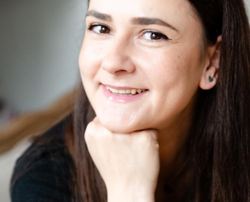 ZII_3198 crop Sedinta foto de portret lifestyle | Ședință foto business | Ședință foto de portret | Professional Headshots & Lifestyle Brand Session | Social media profile picture | Personal branding photo shooting ☎️ 0745 036 445