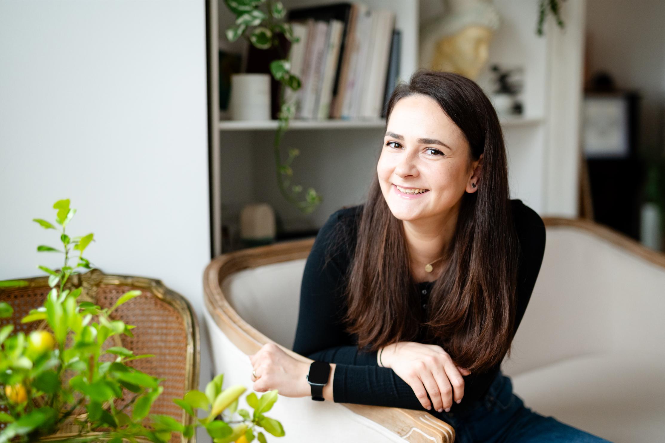 Visezi la un portret simplu, luminos și autentic? Sedinta foto de portret lifestyle | Ședință foto business | Ședință foto de portret | Professional Headshots & Lifestyle Brand Session | Social media profile picture | Personal branding photo shooting ☎️ 0745 036 445