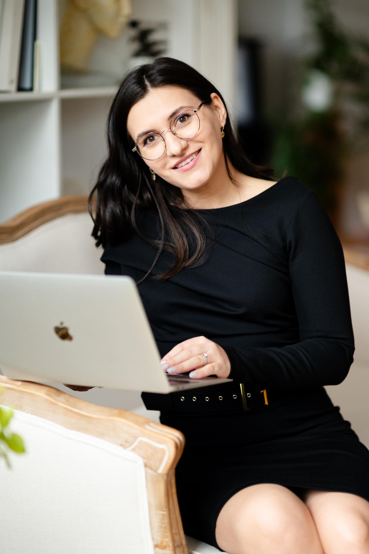 Ședință foto business | Ședință foto de portret | Professional Headshots & Lifestyle Brand Session | Social media profile picture | Personal branding photo shooting ☎️ 0745 036 445