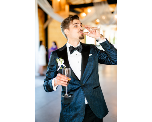 Nunta la Narrative | Loredana si Luca | O zi plină de emoție, zâmbete sincere și momente care merită păstrate pentru totdeauna. @narrative_events @djalexvisan ✨ #fotografdenunta #fotografiedenunta #nuntadepoveste #nuntaingradina #nuntainaerliber #weddstory #weddingphotography #nikonz6 #booking2027